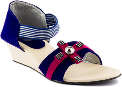 1% OFF on WOMENS CLUB Girls Sports Sandals(Black) 1% OFF on WOMENS CLUB Girls Sports Sandals(Black)