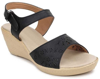 

Lily Women Black Wedges
