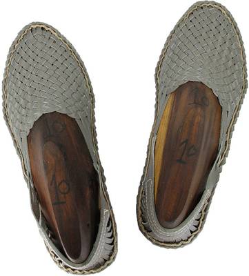eKolhapuri Men Gray Sandals