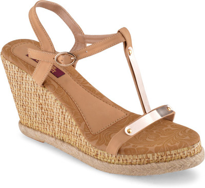

Shuz Touch Women BEIGE Wedges