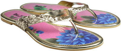 

Inc.5 Women GOLD Flats