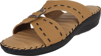 

Niremo Women beige Flats