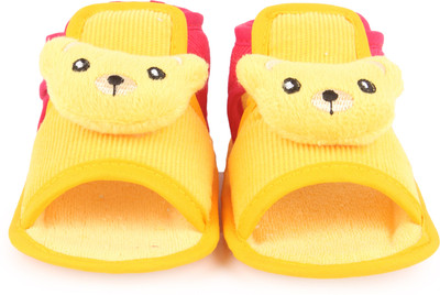 

Instabuyz Boys & Girls Sports Sandals(Yellow