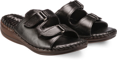 

Nell Women Black Flats