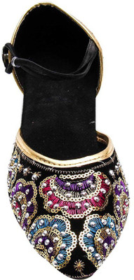 

Port Women Multicolor Flats