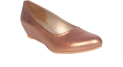 

Studio 9 Women Brown Wedges