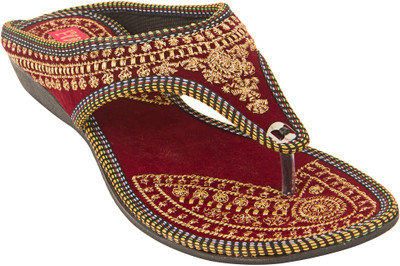 

Footrendz Women Gold Wedges