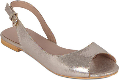 

Flora Women 31, Gold Flats
