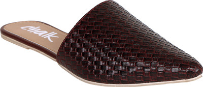 

Chalk Studio Women Burgundy Flats
