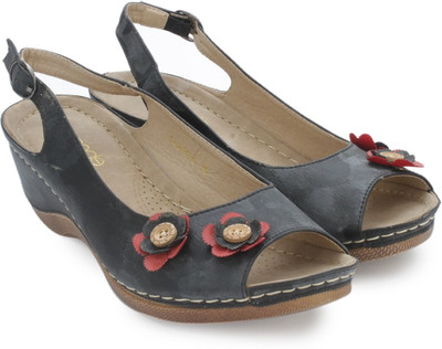 

Tresmode Women Black Flats