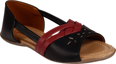 

Jade Women Black Flats