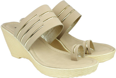 

Inc.5 Women BEIGE Wedges