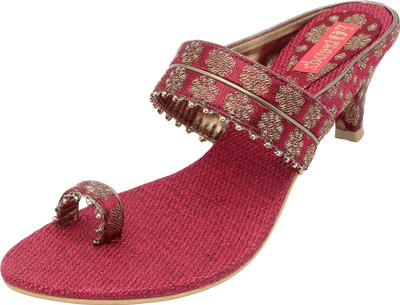 

Footrendz Women Maroon Heels