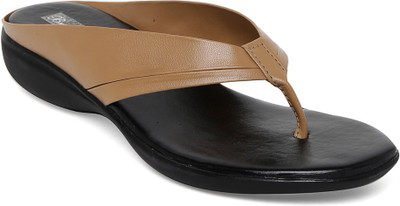 

Bruno Manetti Women Camel Flats