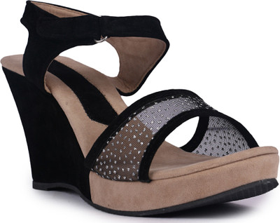 

DJH Women Black Wedges