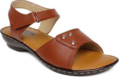 

Vendoz Women Tan Flats