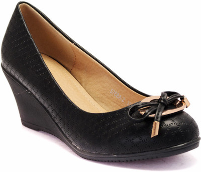 

Bruno Manetti Women 5768A-2-Black Wedges