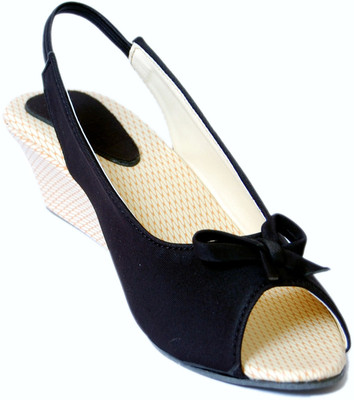 

Gizelle Women Black Wedges