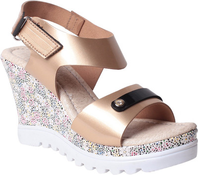 

MSC Women Gold Wedges