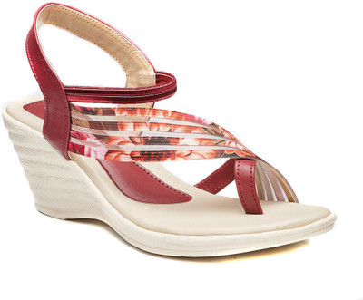 

Dolphin Miles Women Maroon Wedges