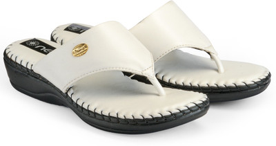 

Nell Women White Flats