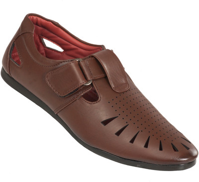 

LeCobbs Men Tan Casual