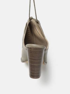 Roadster Women Grey Heels