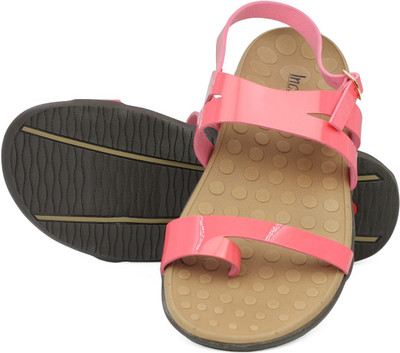 

Inc.5 Women PEACH Flats