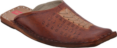 

Footrendz Men Tan Sandals