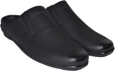 

Strive Men Black Sandals