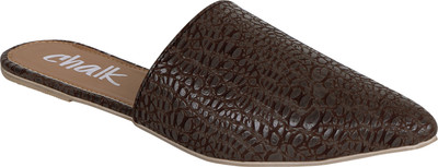 

Chalk Studio Women Brown Flats
