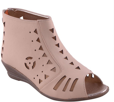 

Adorn Women Cream Wedges