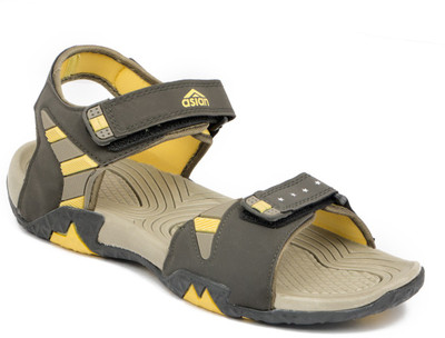 

Asian Men Green Sandals
