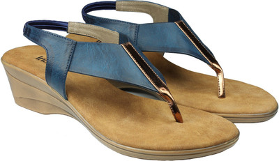 

Inc.5 Women BLUE Flats