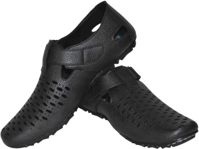 

Human Steps Men Black Clogs
