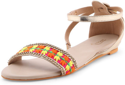 

Zaera Women Gold Flats