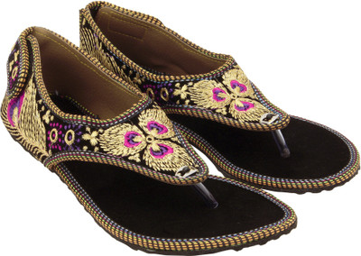 

Footrendz Women Black::Golden Flats