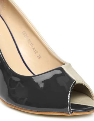 Dressberry Women Black Heels