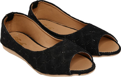 

Jade Women Black Flats