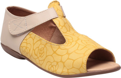 

MSC Women Yellow Flats