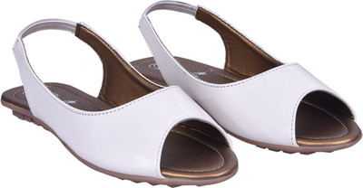 

Jade Women White Flats
