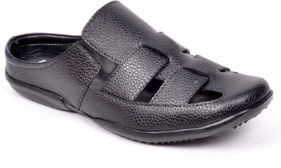 

Peponi Men Black Clogs