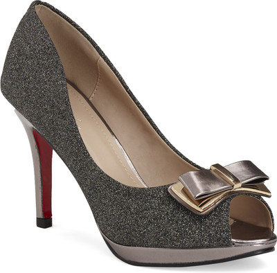

Vero Couture Women Grey Heels