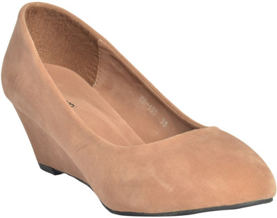 

Shuberry Women Tan Wedges