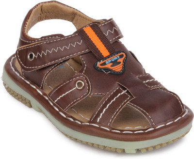 

Action Shoes Boys Sports Sandals(Brown