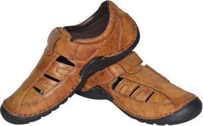 

Human Steps Men Tan Clogs