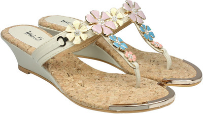 

Inc.5 Women BEIGE Heels