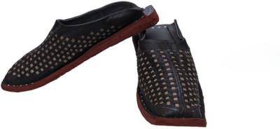 

KOLHAPURI Men Brown Sandals