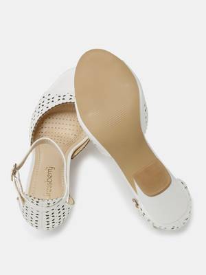 Dressberry Women Black Heels