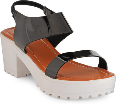 

Nell Women Black Wedges